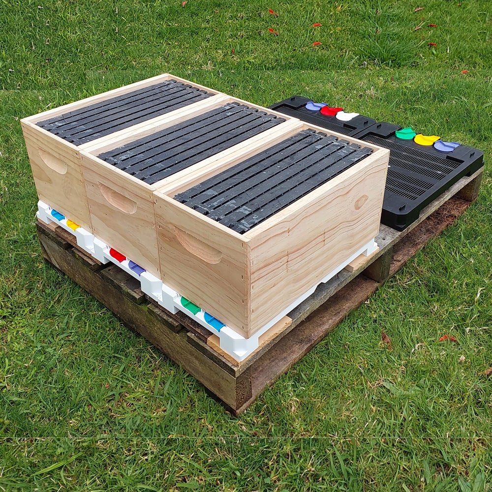 Apiculture Box WOODEN 6 FRAME COMPLETE NUC BOX - Ecrotek Beekeeping Supplies Australia
